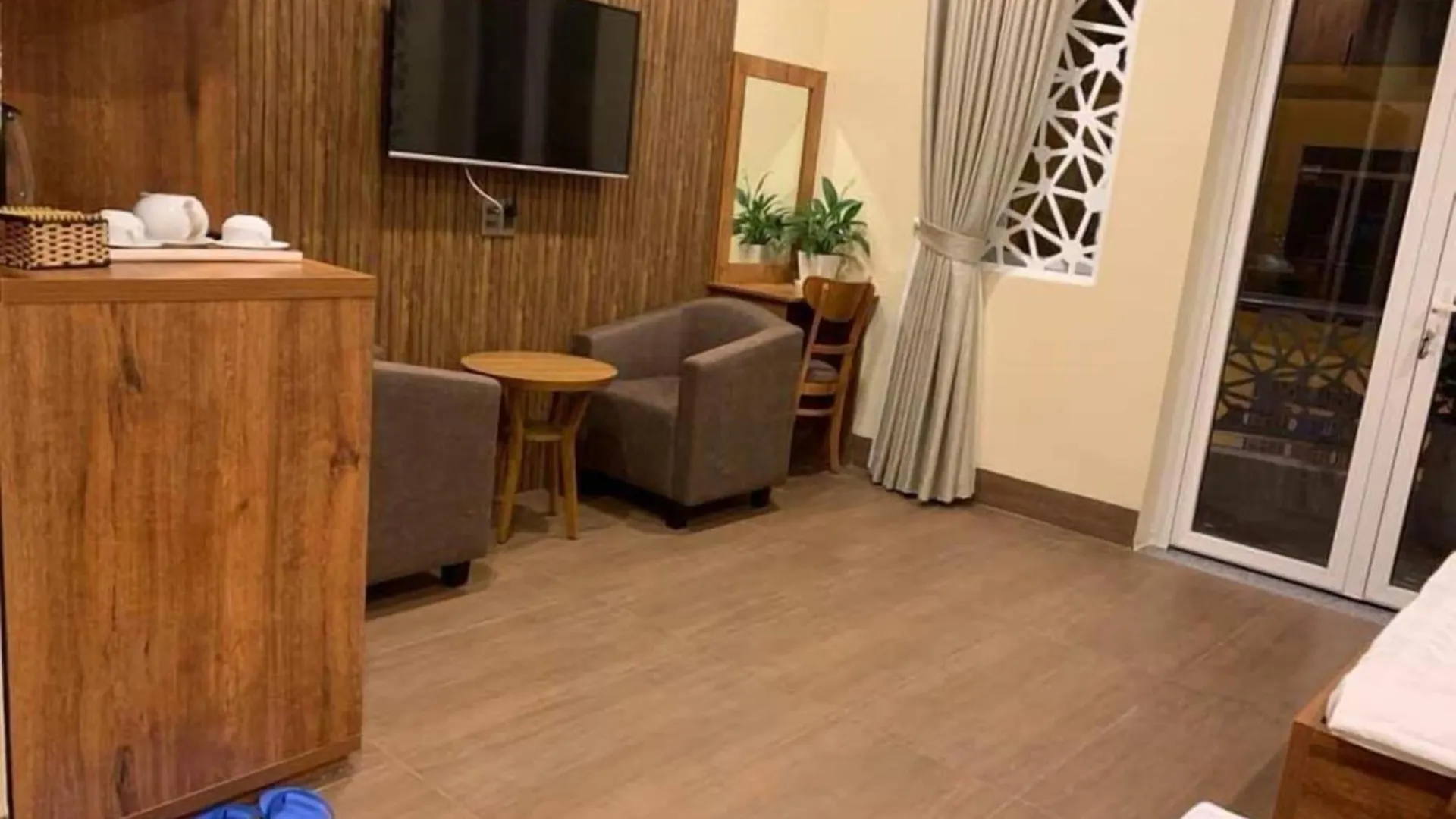 **  10H Hotel Vietnam