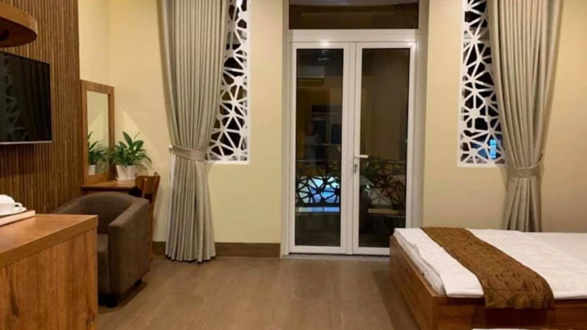 10H Hotel