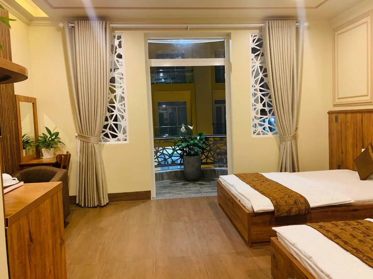 10H Hotel